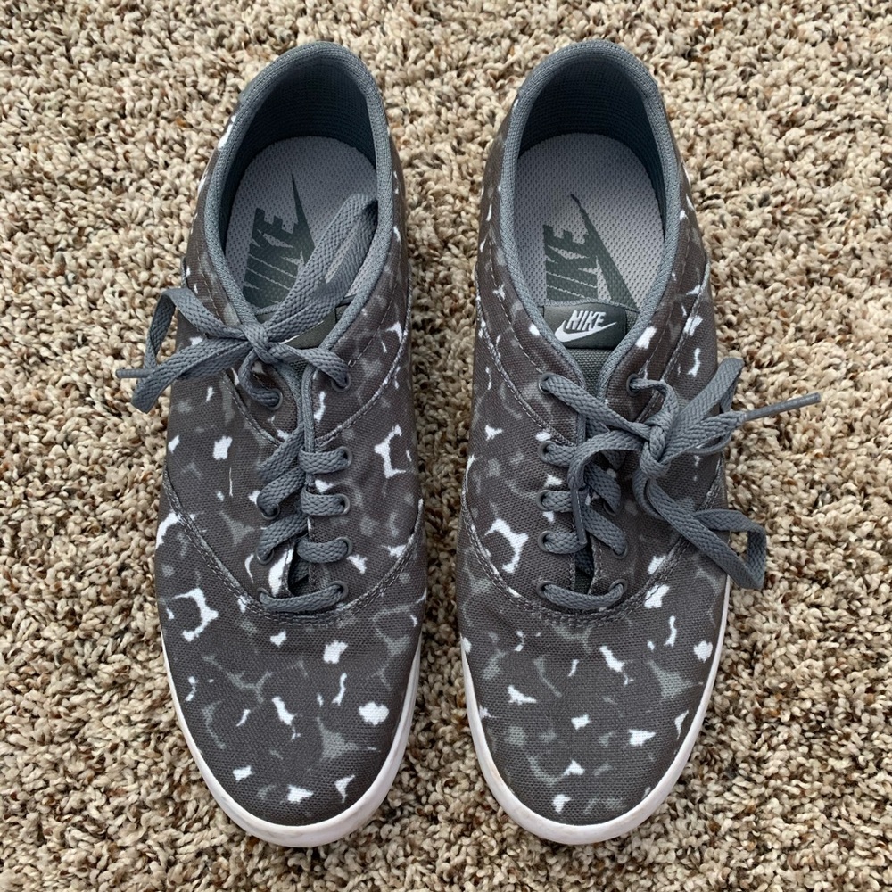Nike Shoes - Picture 2 of 5